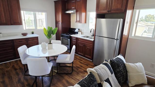 4233 39th ST, San Diego CA: https://media.crmls.org/mediaz/e1e6b473-79da-4a59-ab53-884a6d239635.jpg