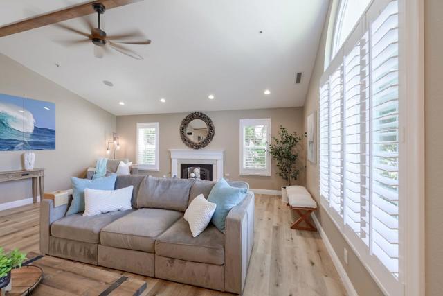 307 Sidesaddle Circle, Scotts Valley CA: https://media.crmls.org/mediaz/e1e70d37-21ea-4627-9fe9-a6fd275db194.jpg