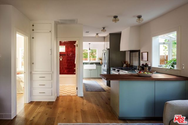 5031 Townsend Avenue, Los Angeles CA: https://media.crmls.org/mediaz/e1e71729-b13d-4f06-b55a-457881642cd4.jpg