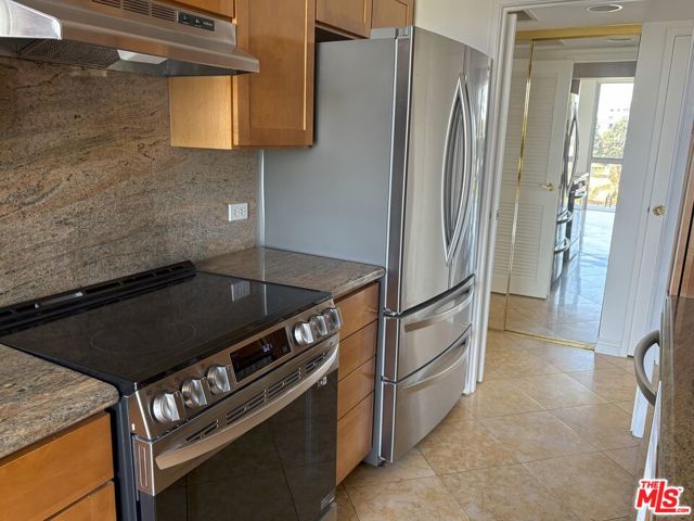 201 Ocean Avenue, Santa Monica CA: https://media.crmls.org/mediaz/e1e75848-5e54-4a47-ad41-2ab79fcd6c84.jpg