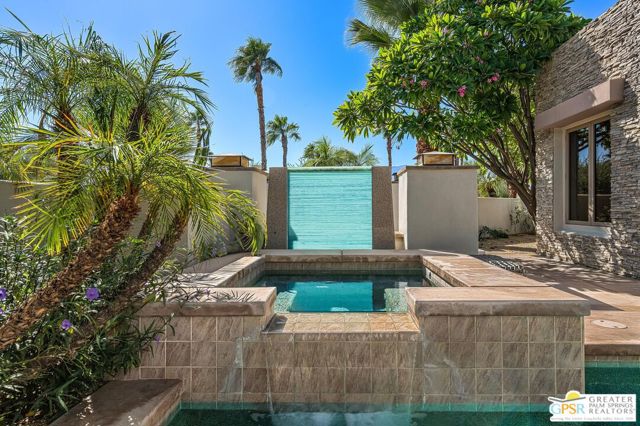 27 Ambassador Circle, Rancho Mirage CA: https://media.crmls.org/mediaz/e1e78272-db3d-42fa-be82-ec427d2826a4.jpg