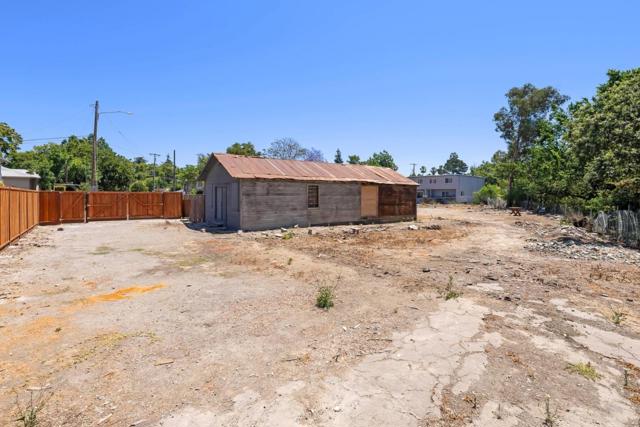 850 Calhoun Street, San Jose CA: https://media.crmls.org/mediaz/e1e87c62-4f58-4cef-8452-59e9cbfa5b9c.jpg