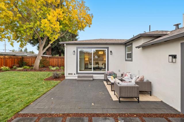 840 8th Avenue, Redwood City CA: https://media.crmls.org/mediaz/e1e93719-8b0e-4bd2-8b54-c49602414bd3.jpg