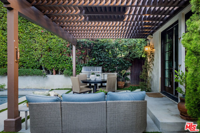 735 N Stanley Avenue, Los Angeles CA: https://media.crmls.org/mediaz/e1ea4ebf-8df8-4444-856d-72ab3639468c.jpg