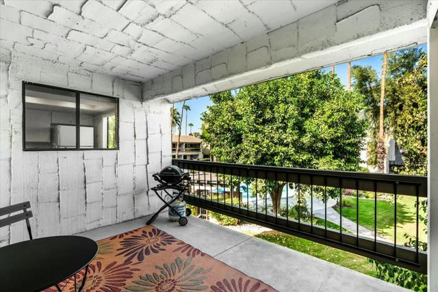 5265 E Waverly Drive, Palm Springs CA: https://media.crmls.org/mediaz/e1ea892a-2567-4baa-b0f9-304ea6969e8d.jpg
