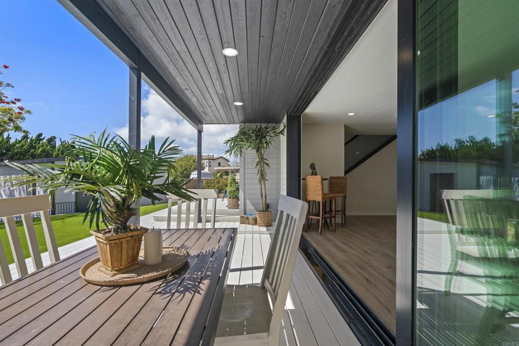 https://media.crmls.org/mediaz/e1eb5054-3d73-4aab-b496-368b89407f74.jpg?preset=X-Large