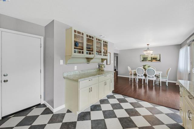 7845 Ironwood Dr, Dublin CA: https://media.crmls.org/mediaz/e1ec539f-54c2-4f0c-abcf-2afd795ffe84.jpg