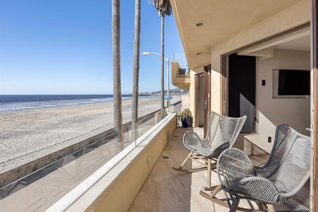 Image 21 of 33 For 3921 Ocean Front Walk