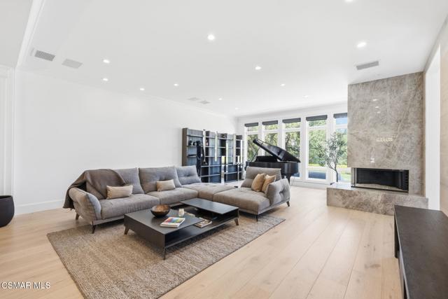 4 Bed Home for Sale in Thousand Oaks, California