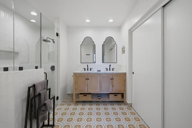 171 Avenida Las Palmas, Rancho Mirage CA: https://media.crmls.org/mediaz/e1ed2336-9355-4a0e-9fb8-ef3373b77f88.jpg