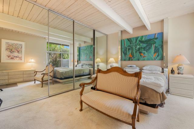 968 N Fairview Circle, Palm Springs CA: https://media.crmls.org/mediaz/e1ed4e89-a661-4083-8144-481d93c2e959.jpg