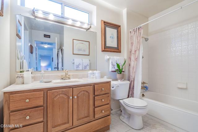 76 Robbins Court, Simi Valley CA: https://media.crmls.org/mediaz/e1ee0bc9-4fb5-4757-b88b-5e503a3654c3.jpg