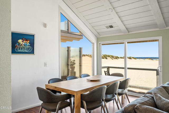 Detail Gallery Image 6 of 38 For 3371 Ocean Dr, Oxnard,  CA 93035 - 4 Beds | 3 Baths
