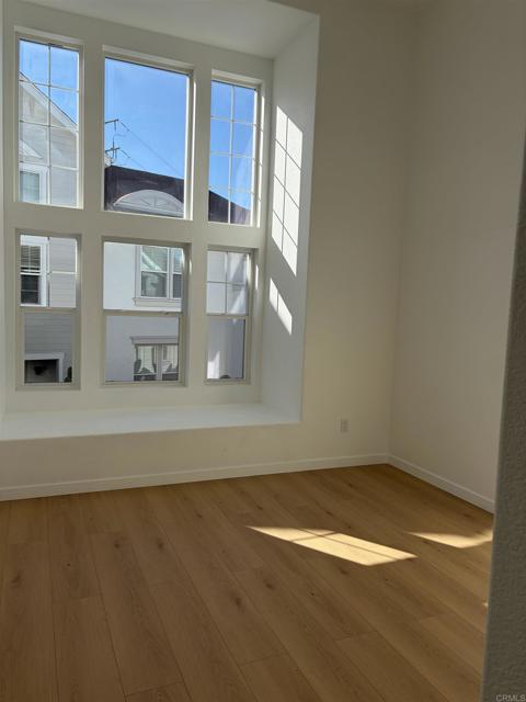 Detail Gallery Image 4 of 11 For 815 Harbor Cliff Way #239,  Oceanside,  CA 92054 - 3 Beds | 3/1 Baths