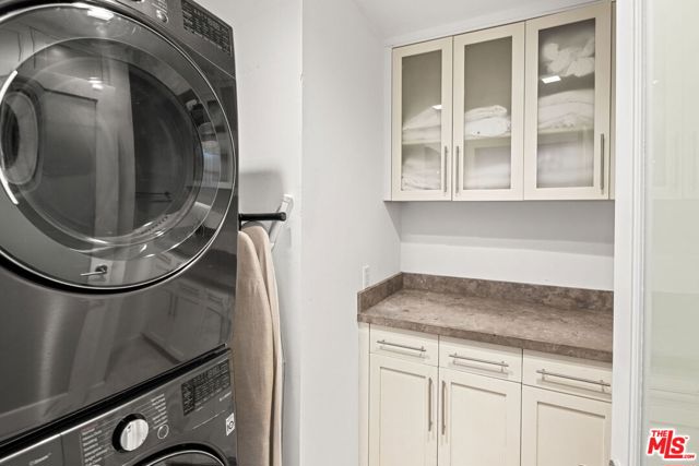 8514 Hillside Avenue, Los Angeles CA: https://media.crmls.org/mediaz/e1eec8b6-32a1-44ff-a61c-edaa8c84f083.jpg