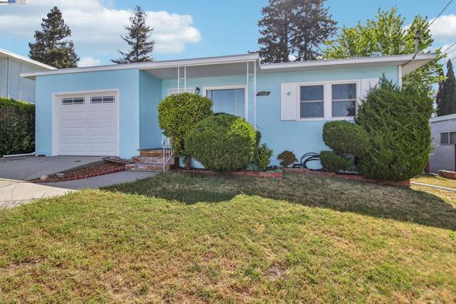 19136 Mayberry Dr, Castro Valley CA: https://media.crmls.org/mediaz/e1ef115b-049d-4a08-8717-93b8c028eb87.jpg