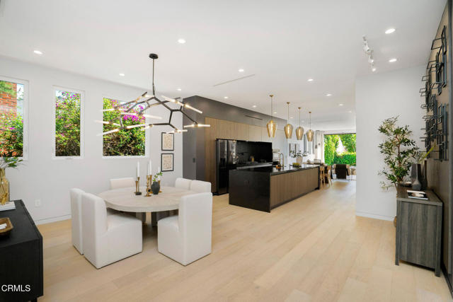 5622 Natick Avenue, Sherman Oaks CA: https://media.crmls.org/mediaz/e1ef12fd-fd55-4d82-9487-e77e8ba8f920.jpg