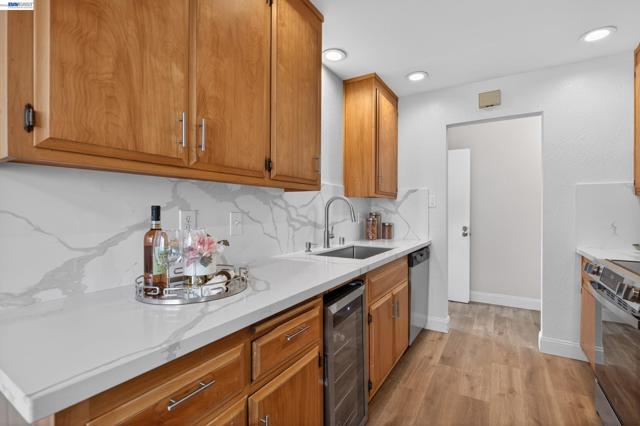 Image 14 of 32 For 15753 Via Sonata