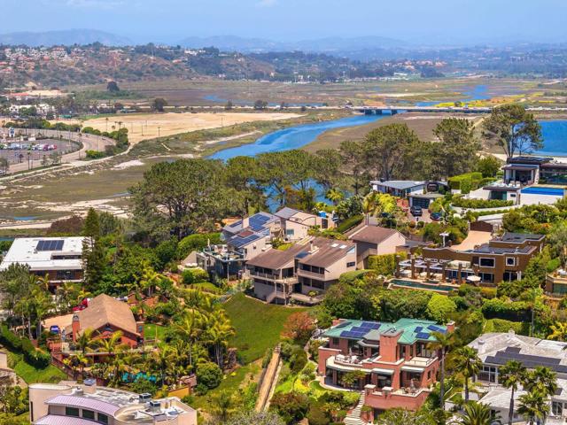 2150 Balboa Ave, Del Mar CA: https://media.crmls.org/mediaz/e1ef9571-ed1a-4f54-9a0c-ce7b89050108.jpg