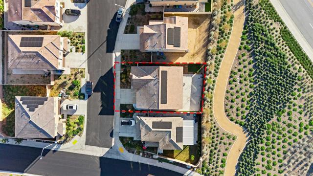 20075 Sanquinella Cir, Riverside CA: https://media.crmls.org/mediaz/e1efbd27-580c-4cb2-aa79-3dafe1034175.jpg