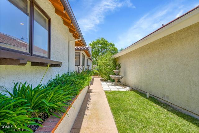 4559 Rayburn Street, Westlake Village CA: https://media.crmls.org/mediaz/e1f02e03-39f4-4047-b014-32e2a96708bf.jpg