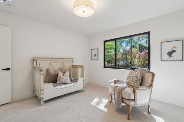 361 Castle Crest Rd, Alamo CA: https://media.crmls.org/mediaz/e1f07000-af3b-4393-96be-b56c4d59c6e8.jpg