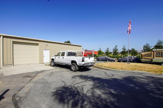160 Tevis Trail, Hollister CA: https://media.crmls.org/mediaz/e1f08dc4-59d9-47d8-9db0-291631ca59ed.jpg