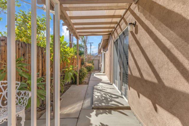 Image 14 of 64 For 52680 Avenida Martinez