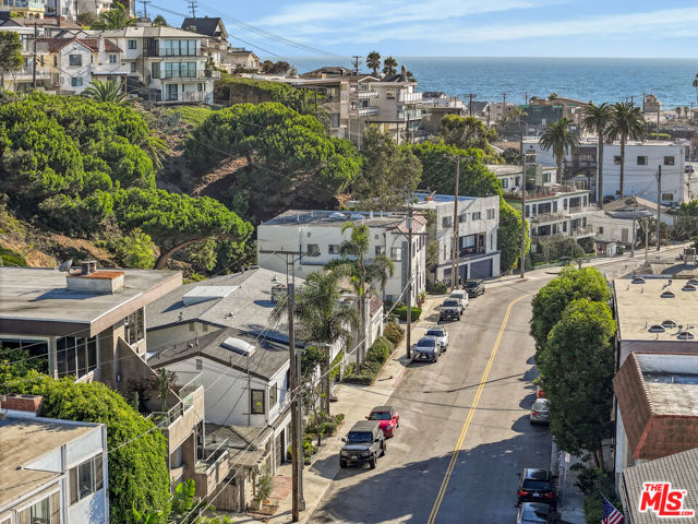 364 Pershing Drive, Playa del Rey CA: https://media.crmls.org/mediaz/e1f0e49b-fbdb-4dd3-8567-6e7b47f891a7.jpg
