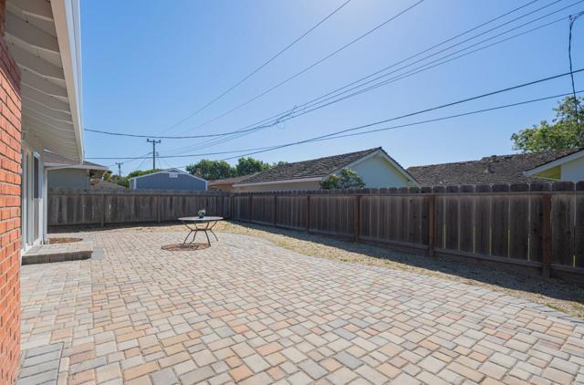 1244 La Mirada Drive, Salinas CA: https://media.crmls.org/mediaz/e1f10b84-d7e2-43bf-8cb6-86387a172cfe.jpg