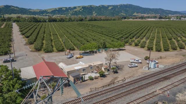 275 Bolsa Road, Gilroy CA: https://media.crmls.org/mediaz/e1f1752e-2d21-4cd5-b7a8-de5a622493d4.jpg