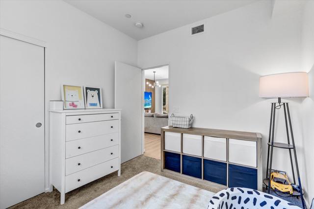 Detail Gallery Image 11 of 30 For 402 Creekside Cir, San Diego,  CA 92114 - 3 Beds | 3 Baths