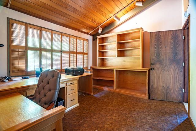 45 Ranch Road, Woodside CA: https://media.crmls.org/mediaz/e1f21a47-36fc-4a6e-87dc-9cea672c7268.jpg