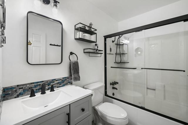 574 Lucerne Drive Drive, Big Bear CA: https://media.crmls.org/mediaz/e1f22ecb-092f-4ea8-be80-451c17cce6e5.jpg