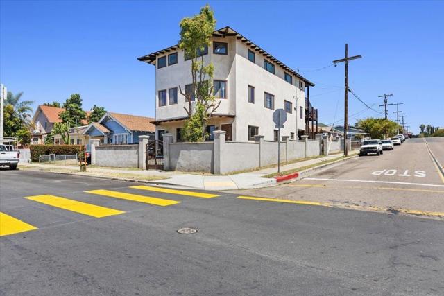 2832 34 K St, San Diego CA: https://media.crmls.org/mediaz/e1f2e4f6-bb1f-4b0f-a783-a82772e977bd.jpg