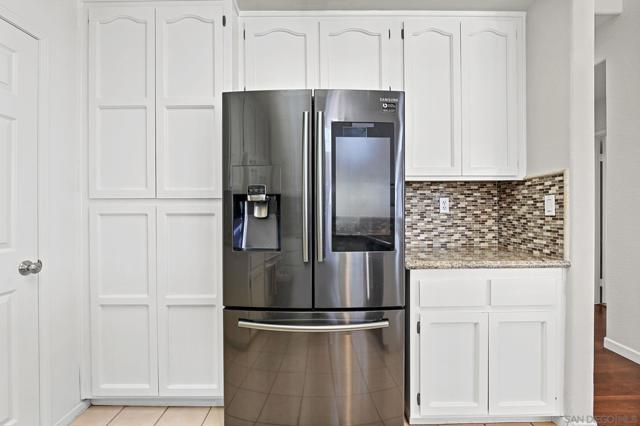 12662 Springbrook Dr, San Diego CA: https://media.crmls.org/mediaz/e1f30933-b9ae-4bb8-ae8b-b8da4a0b2ae2.jpg