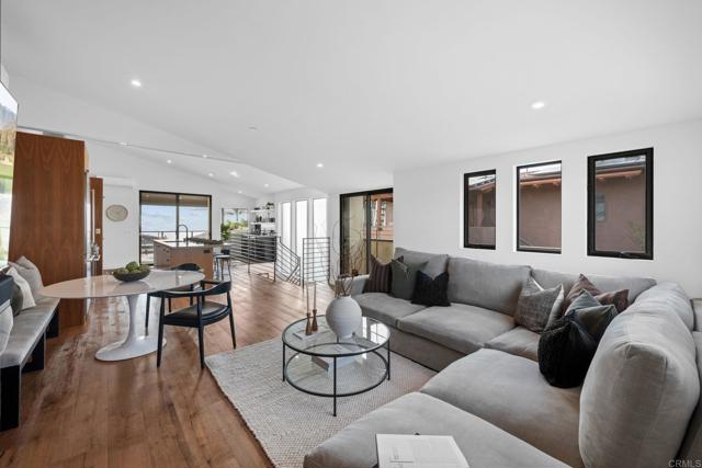 Detail Gallery Image 13 of 36 For 2172 Glasgow Ave, Cardiff By The Sea,  CA 92007 - 3 Beds | 3/1 Baths