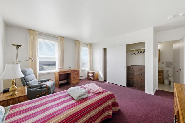 3900 Balboa Street, San Francisco CA: https://media.crmls.org/mediaz/e1f3f58a-3885-4a56-a5b5-d0d08c2c0e70.jpg