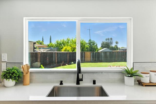 2924 Via Encinitas, San Jose CA: https://media.crmls.org/mediaz/e1f452e5-89a6-4276-88f6-eef218ab614f.jpg