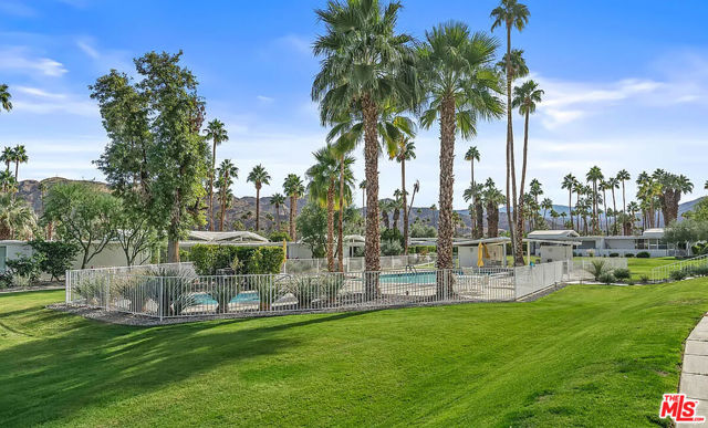 2324 S Skyview Drive, Palm Springs CA: https://media.crmls.org/mediaz/e1f46147-bcaa-42eb-9f3f-a0a2fcd846cc.jpg