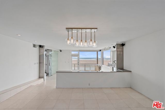 6 Eastwind Street, Marina del Rey CA: https://media.crmls.org/mediaz/e1f4e3d2-3fda-4d22-b1dd-b7dfb44246b8.jpg