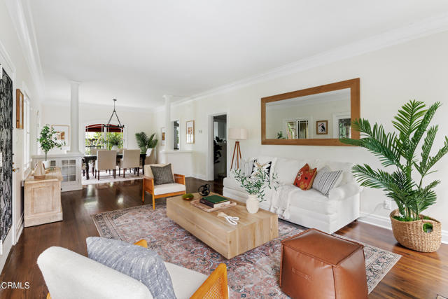 413 Sycamore Place, Sierra Madre CA: https://media.crmls.org/mediaz/e1f5b22d-9e2d-4b72-a771-f276f2899bbe.jpg