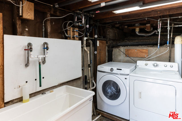 769 Bonita Drive, South Pasadena CA: https://media.crmls.org/mediaz/e1f5f92b-09de-40c8-93d2-c20e2326b891.jpg