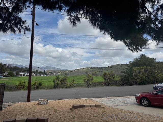 12710 Montauk St, Poway CA: https://media.crmls.org/mediaz/e1f6fe16-988d-4df4-8145-07db4e8a4a04.jpg