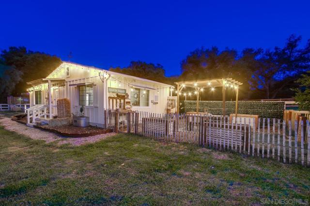 17048 Handlebar Rd, Ramona CA: https://media.crmls.org/mediaz/e1f703a0-3a9a-4a78-bd0d-7a967c4fbd6f.jpg