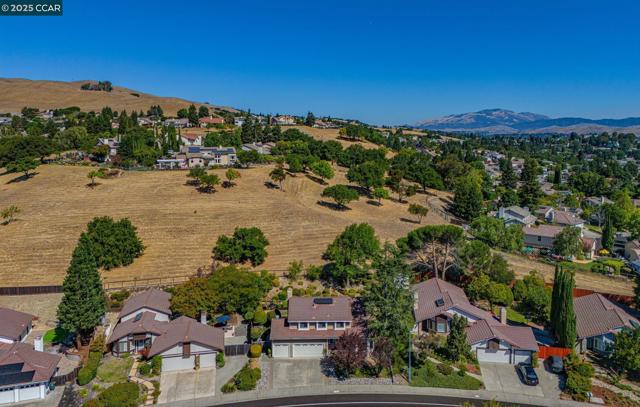 11478 Rolling Hills Dr, Dublin CA: https://media.crmls.org/mediaz/e1f73597-031d-4276-92de-2ef919aa2ab4.jpg