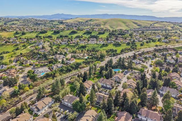 2890 Buena Crest Court, San Jose CA: https://media.crmls.org/mediaz/e1f8416c-8713-4216-9eba-eb1c4f2f0e21.jpg