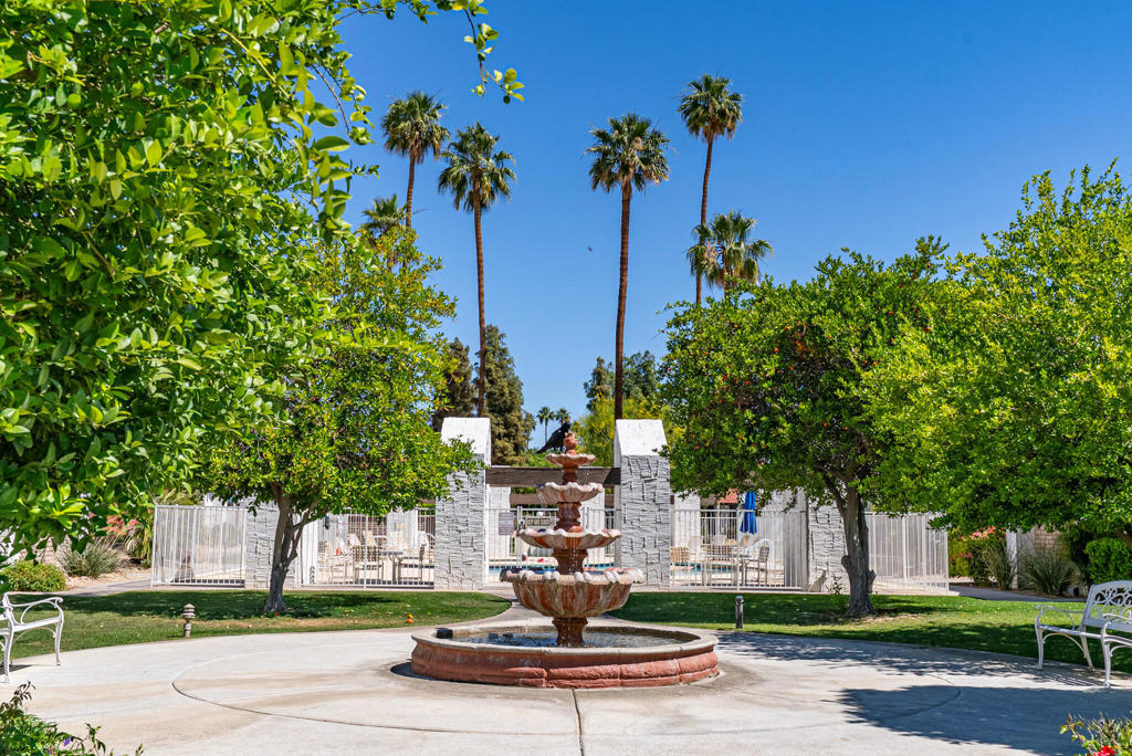 https://media.crmls.org/mediaz/e1f85ac9-6dbc-421b-9f42-dafba9a47988.jpg?preset=X-Large