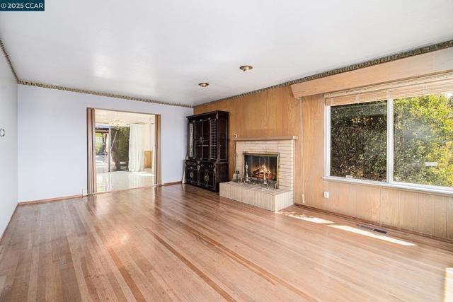 5955 Ralston Ave, Richmond CA: https://media.crmls.org/mediaz/e1f8bf91-d11e-4186-81bf-3684fc625cf0.jpg