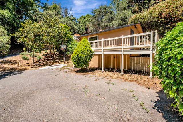 4858 Freedom Boulevard, Aptos CA: https://media.crmls.org/mediaz/e1f8ebae-b85d-4caa-b1d2-4aab4011c437.jpg